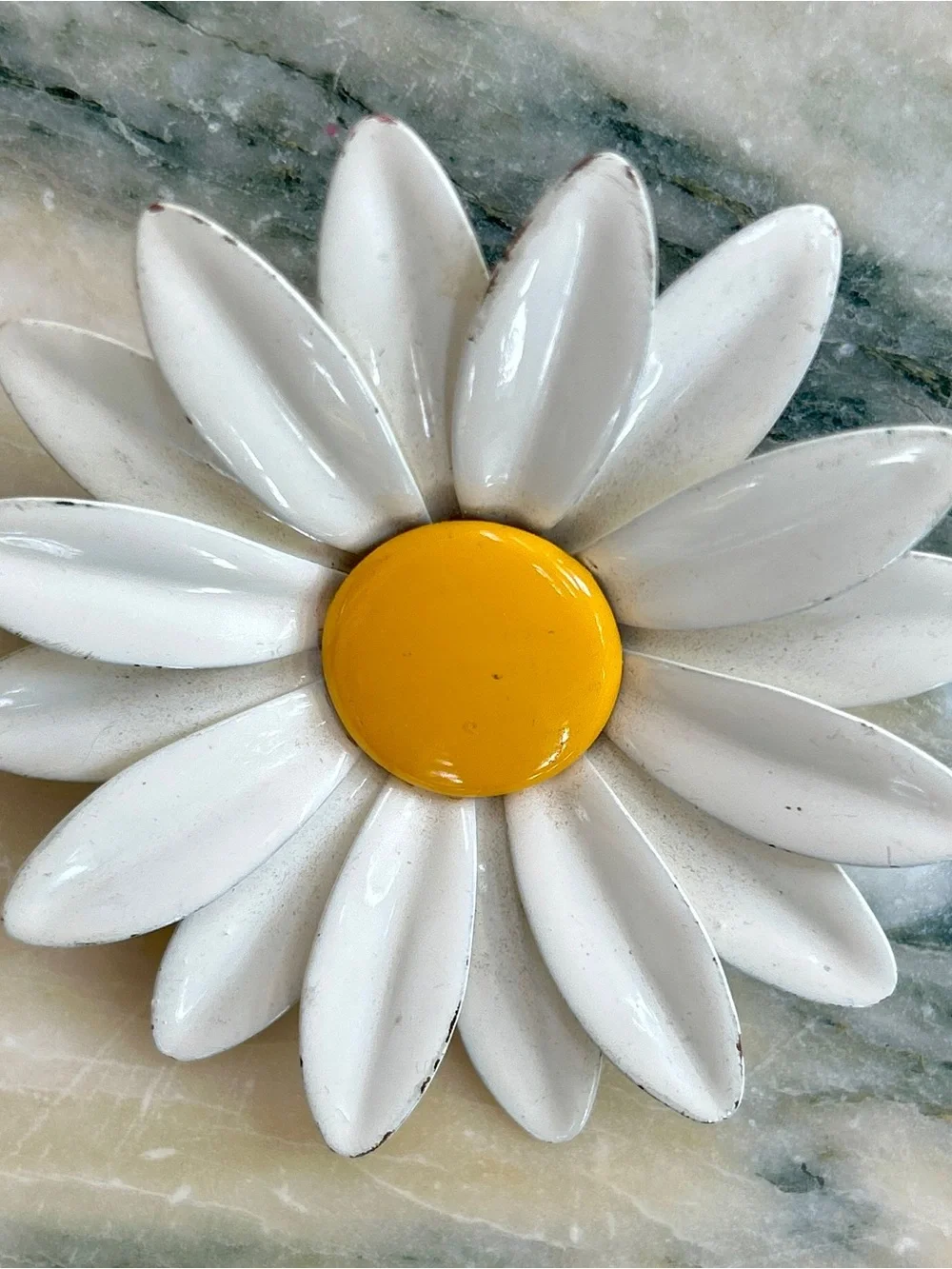 Vintage Mod Daisy Brooch